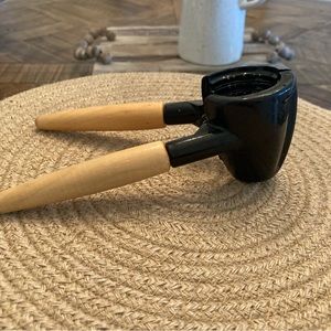 METAL PLIERS WALNUT PECAN NUT CRACKER LIGHT TAN WOOD HANDLES CONE SHAPE